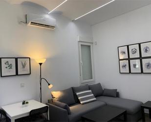 Sala d'estar de Apartament de lloguer en  Sevilla Capital amb Aire condicionat