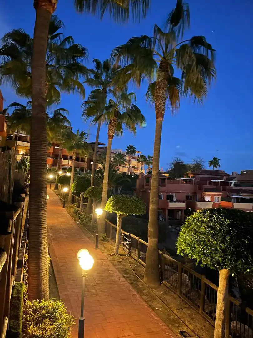 Vista exterior de Apartamento en venta en Marbella con Aire acondicionado, Terraza y Piscina