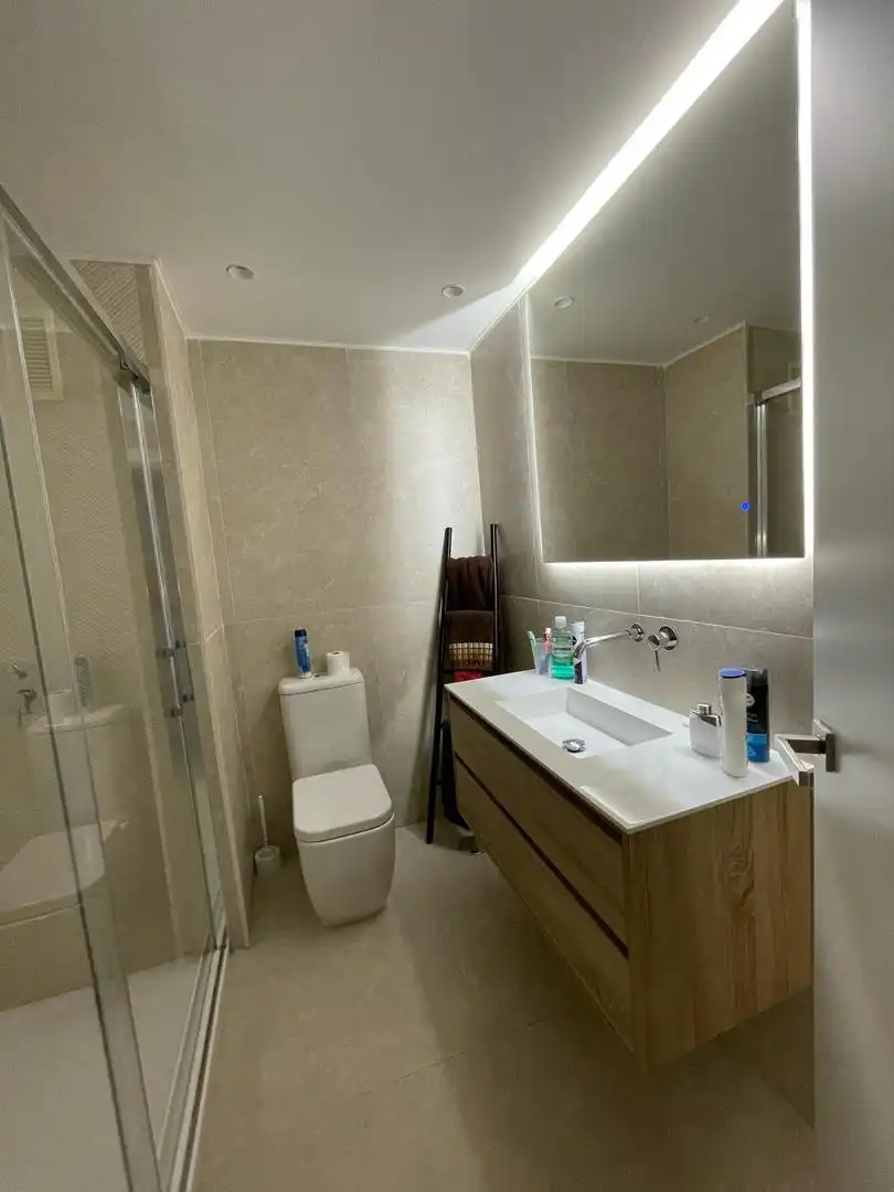 Baño de Apartamento en venta en Marbella con Aire acondicionado, Terraza y Piscina