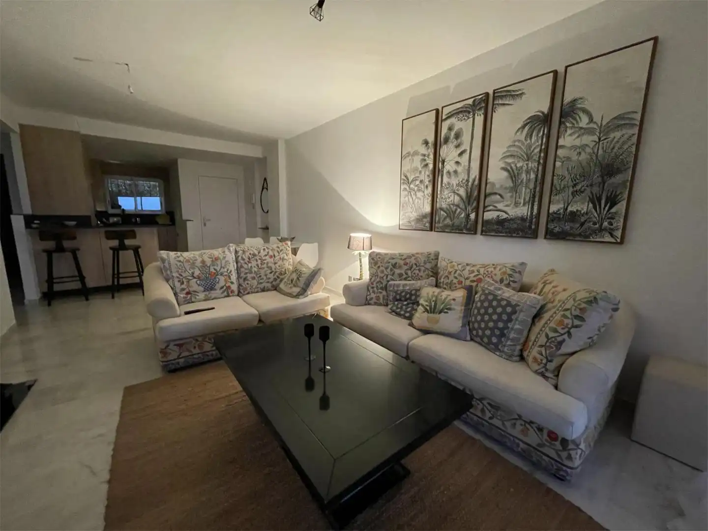 Sala de estar de Apartamento en venta en Marbella con Aire acondicionado, Terraza y Piscina