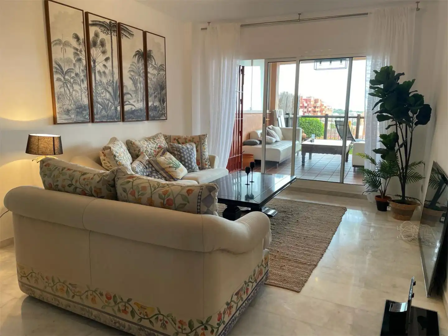 Sala de estar de Apartamento en venta en Marbella con Aire acondicionado, Terraza y Piscina