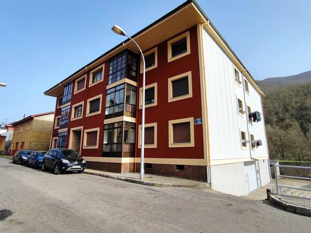 Piso en Venta en Auzo Castechones,Los, 11A en Degaña