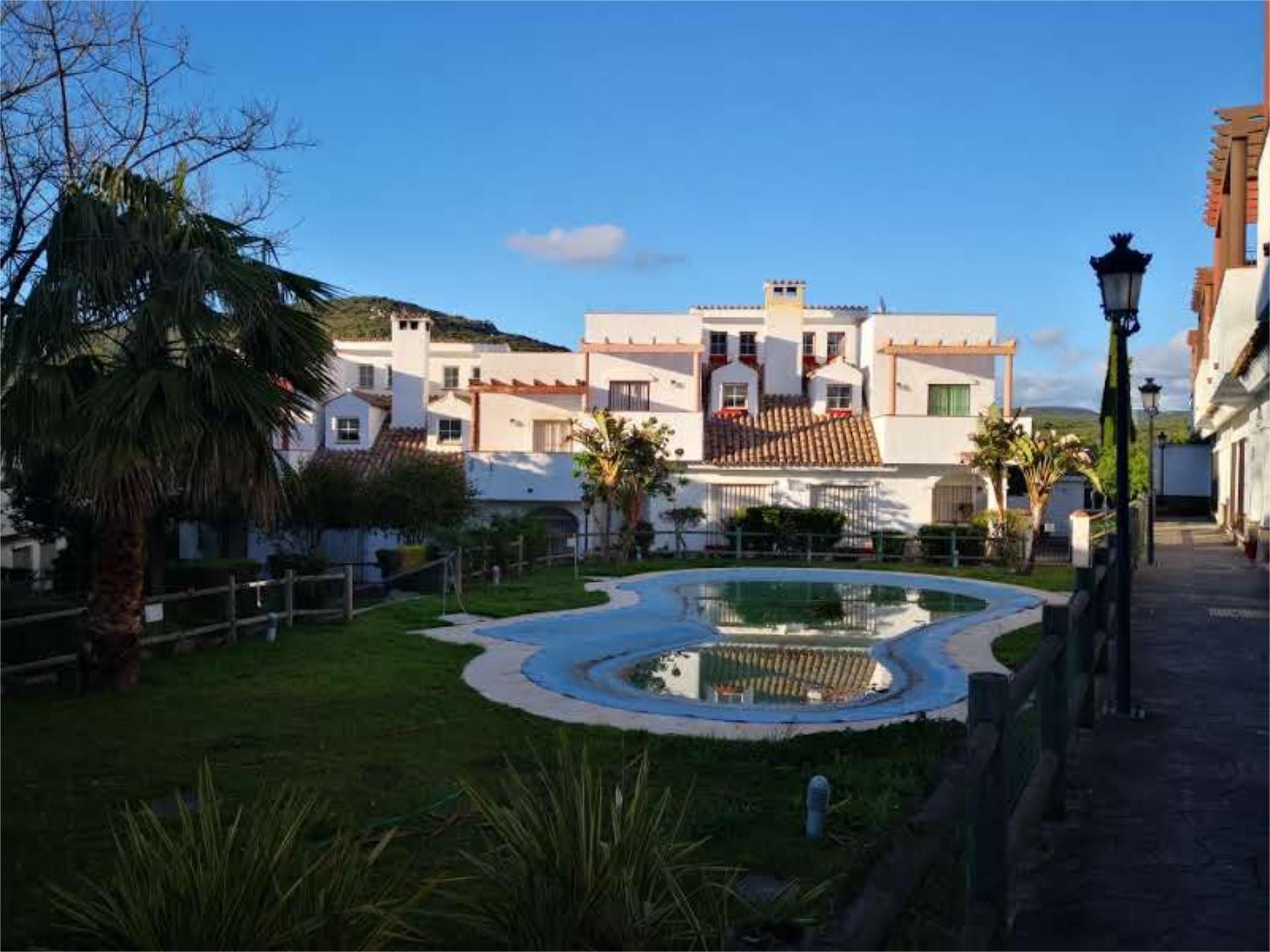 Vista exterior de Casa adosada en venda en Benalup-Casas Viejas