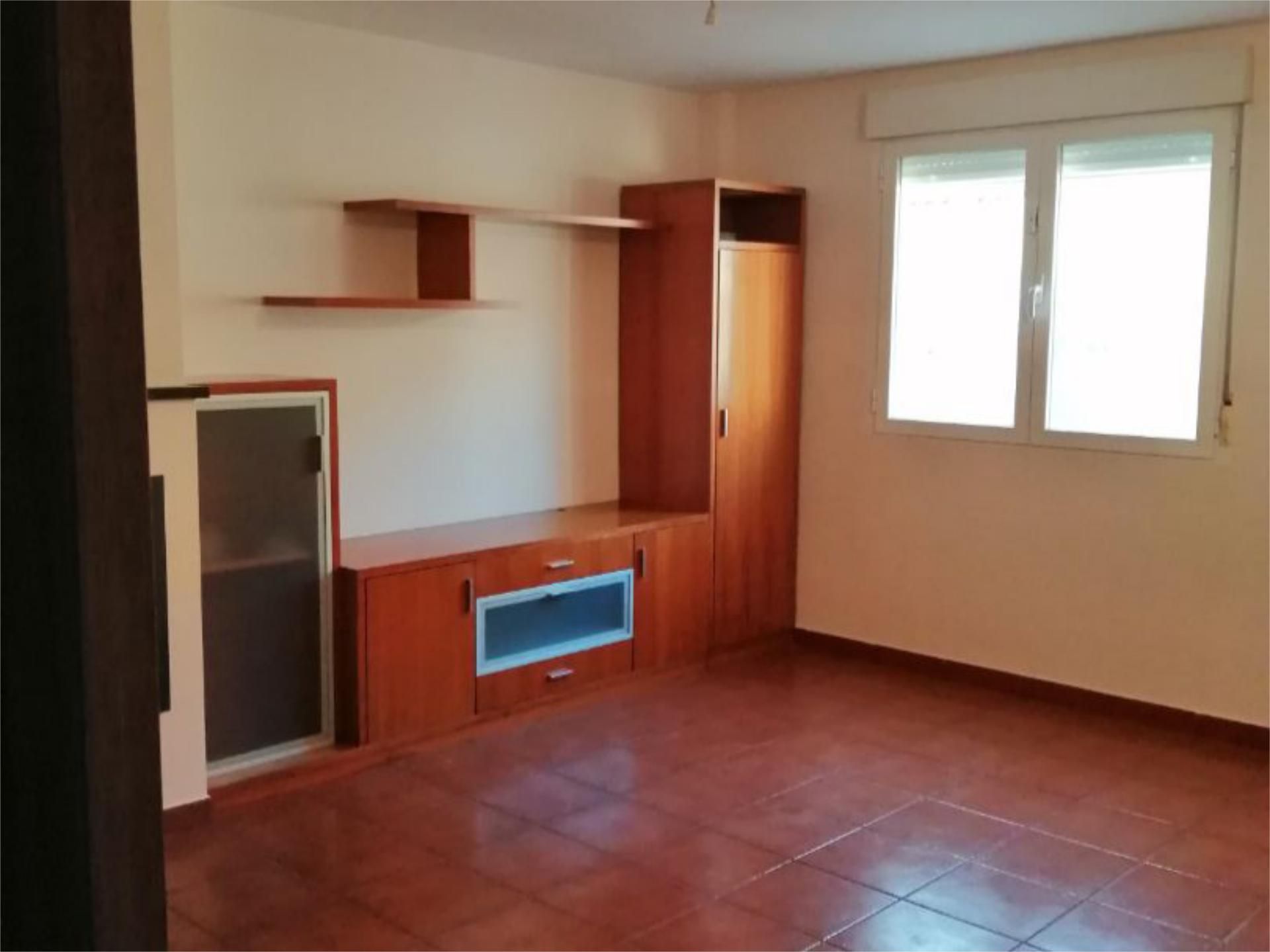 Sala d'estar de Casa adosada en venda en Tudela de Duero amb Jardí privat, Parquet i Terrassa