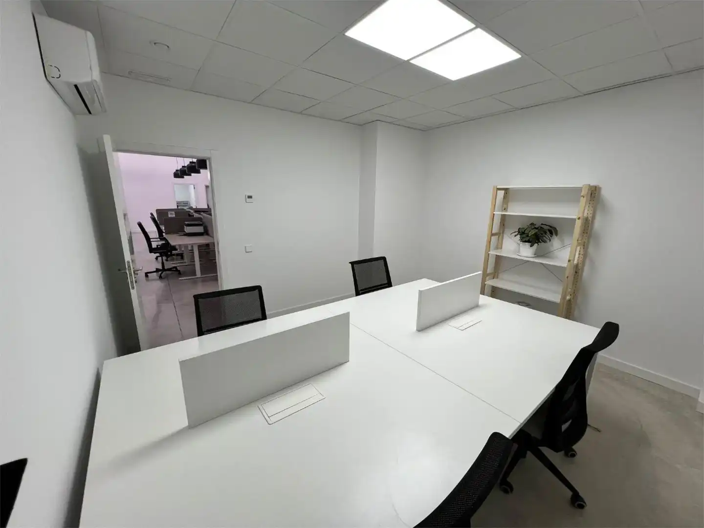 Büro zur Miete in Carrer dels Gremis, 55, Sant Isidre Büro zur Miete in Valencia