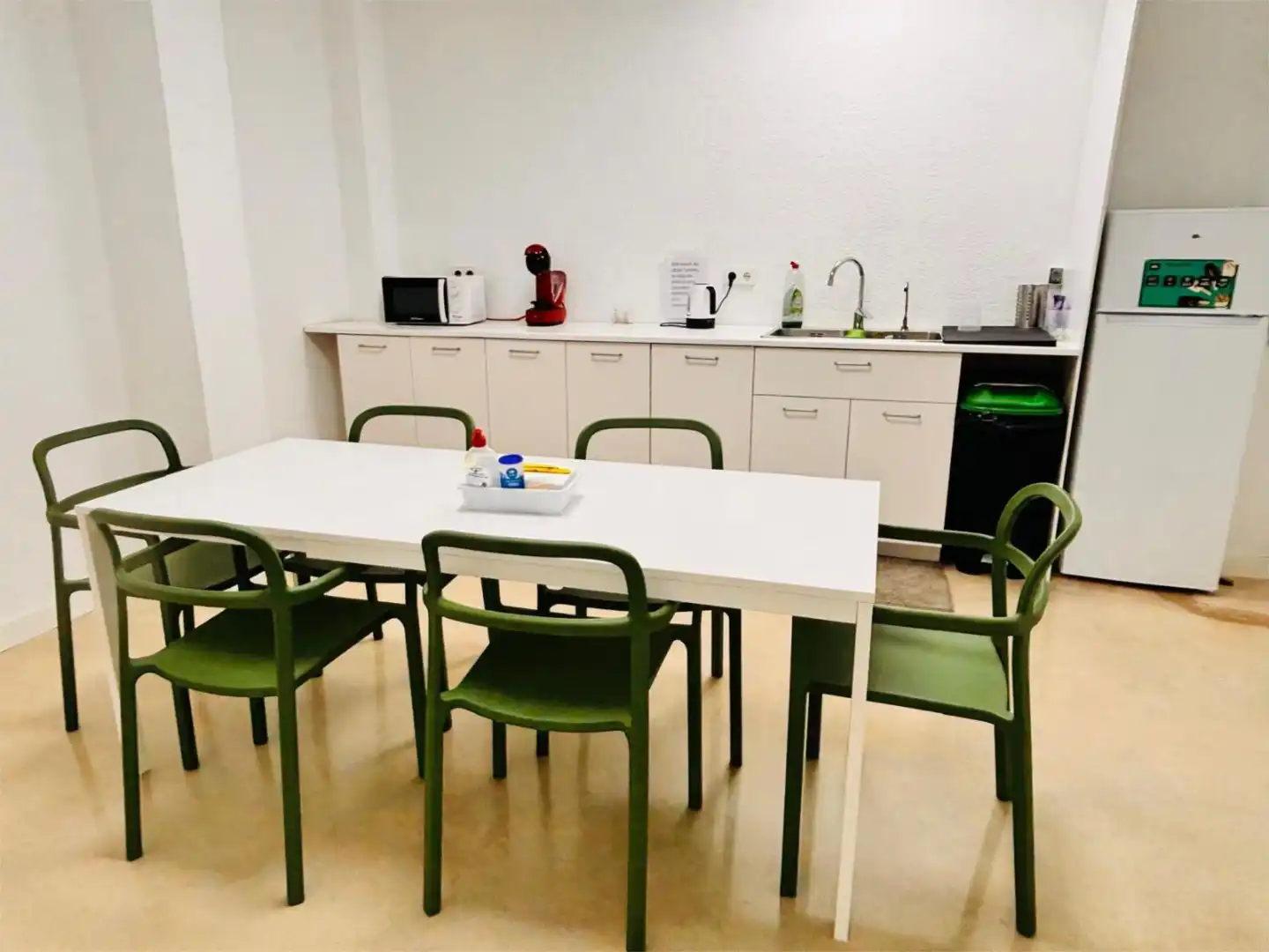 Büro zur Miete in Carrer dels Gremis, 55, Sant Isidre Küche von Büro zur Miete in Valencia