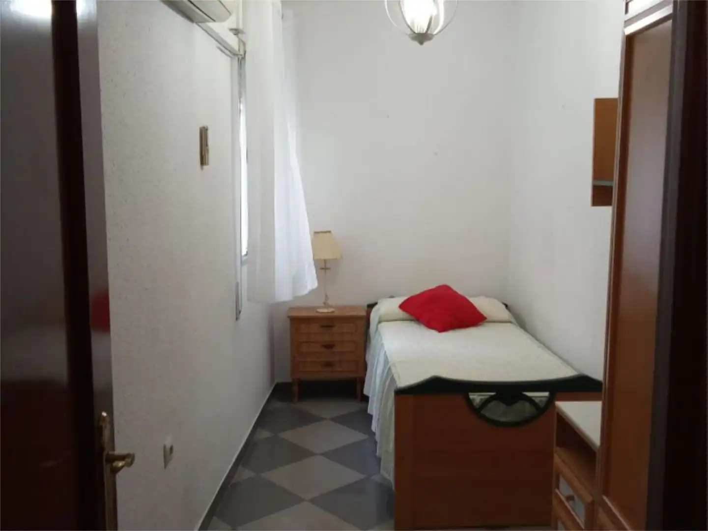 Zimmer in Calle Resolana, 6, Doctor Barraquer - G. Renfe - Policlínico Schlafzimmer von Wohnung zur untervermieten in Sevilla mit Klimaanlage, Heizung und Terrasse