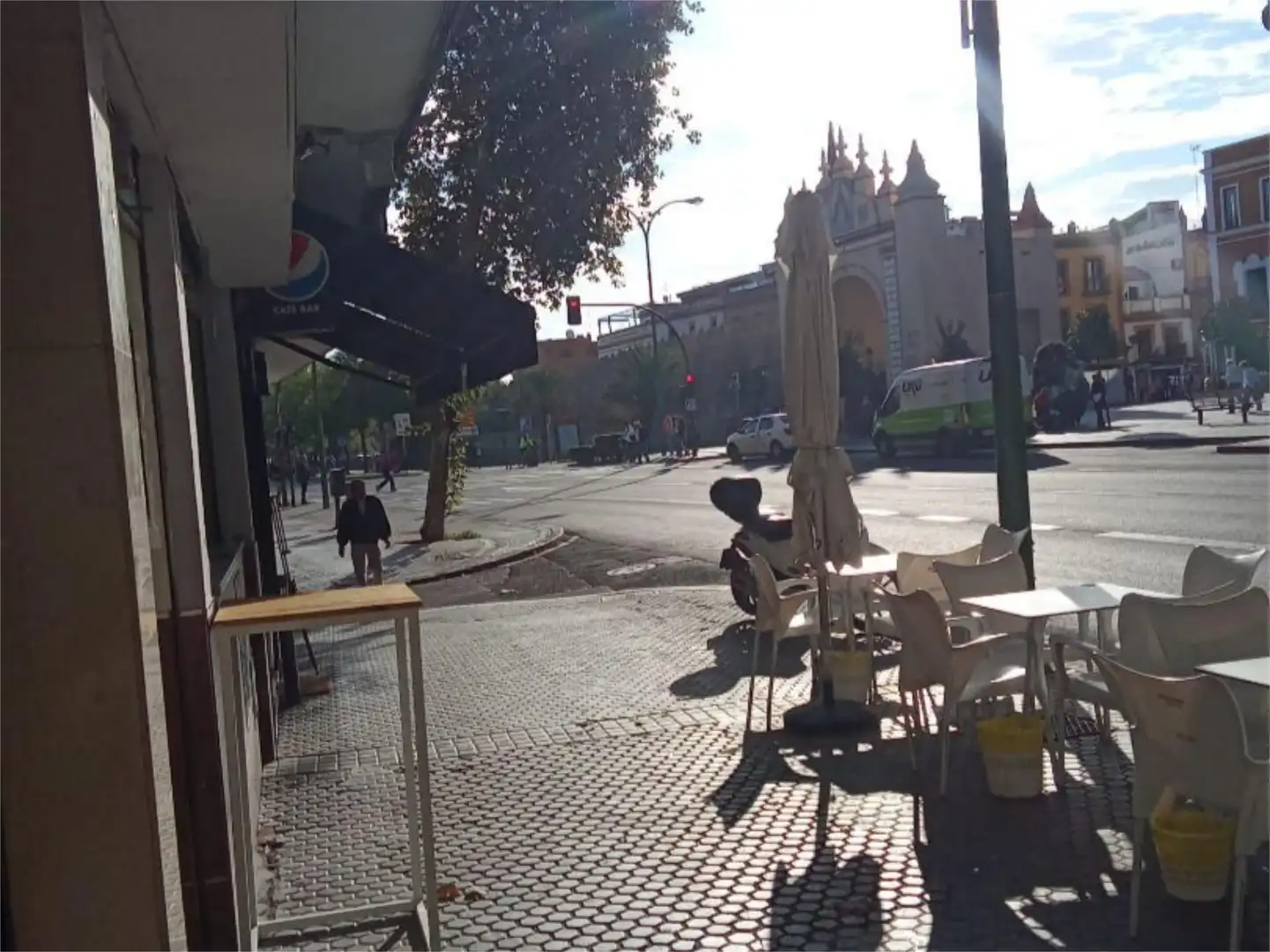 Zimmer in Calle Resolana, 6, Doctor Barraquer - G. Renfe - Policlínico Außenansicht von Wohnung zur untervermieten in Sevilla mit Klimaanlage, Heizung und Terrasse