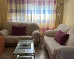 Apartment to rent in Calle Cádiar, Rosaleda - Juventud