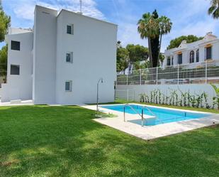 Piscina de Pis de lloguer en Mijas amb Aire condicionat, Calefacció i Jardí privat