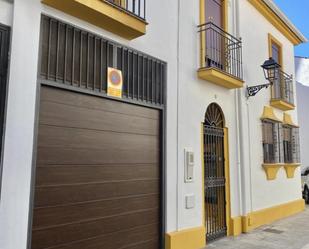 Vista exterior de Casa adosada en venda en Palma del Río amb Aire condicionat, Terrassa i Balcó