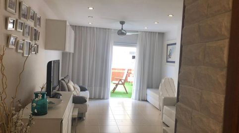 Apartamento de alquiler en Avenida Juan Carlos I, 30, Los Cristianos, Arona - imagen 2 Foto 2 de Apartamento de alquiler en Avenida Juan Carlos I, 30, Los Cristianos, Arona