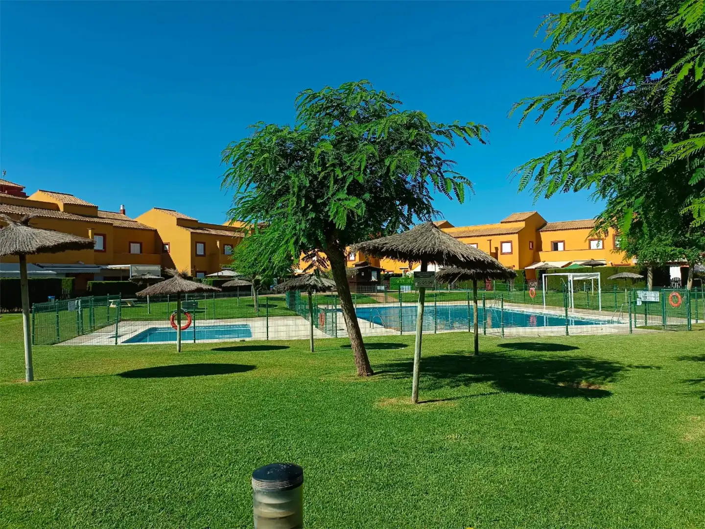 Casa adosada de lloguer a Avenida Juan Carlos I, 10, Costa Ballena - Largo Norte Piscina de Casa adosada de lloguer en Rota amb Piscina