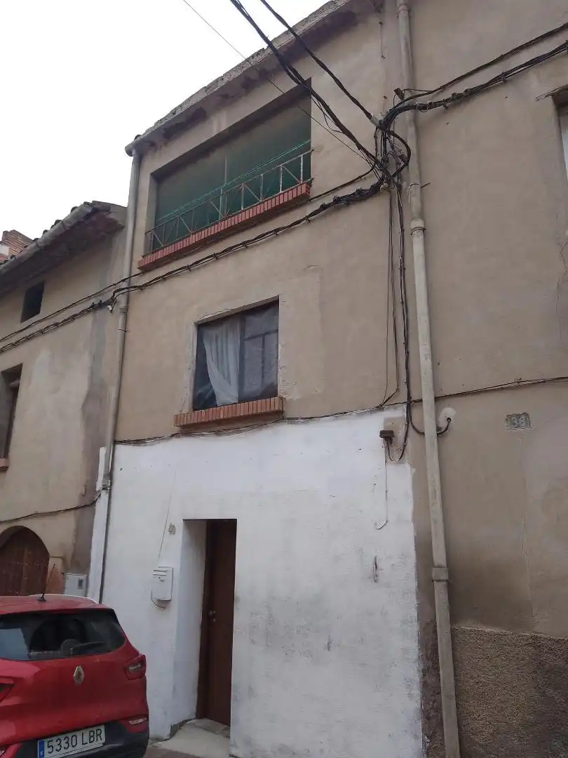 Casa adosada en venta en Carrer Sant Joan, 21, Juneda Vista exterior de Casa adosada en venta en Juneda con Terraza