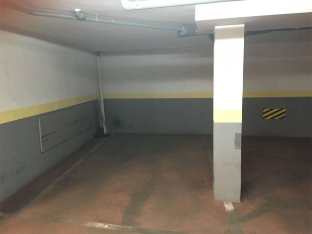 Garaje en Alquiler en Calle de las Clavelinas, 14 en Valdeacederas