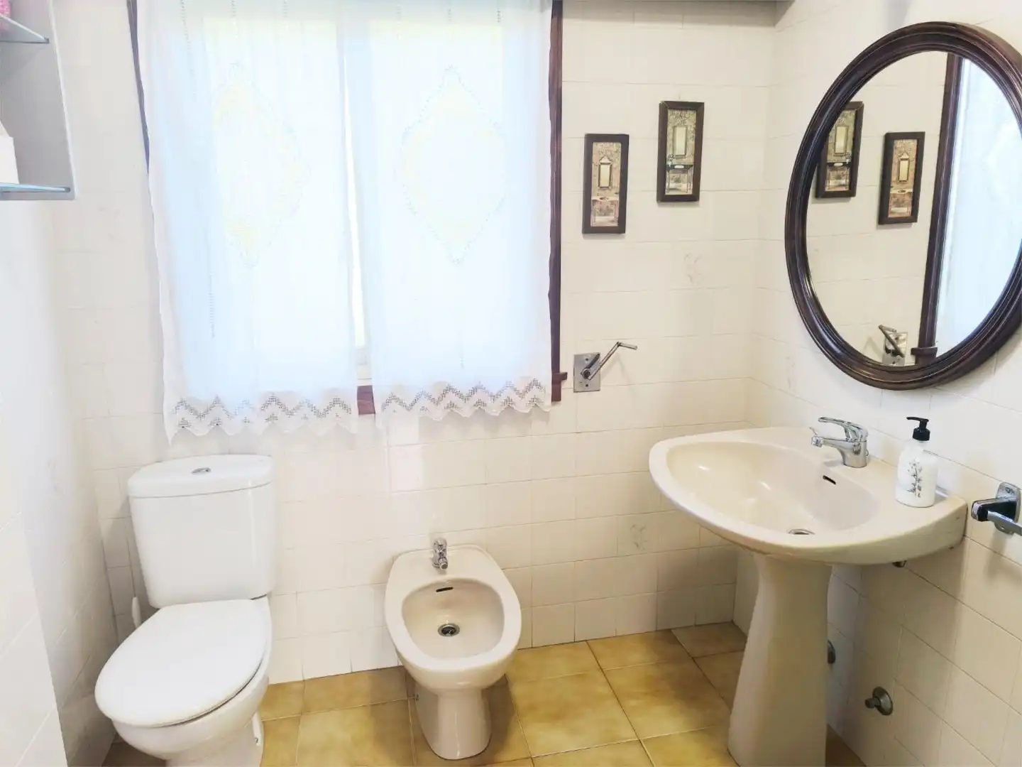 Casa o xalet en venda a Lugar Costa, 26, Sada (A Coruña) Bany de Casa o xalet en venda en Sada (A Coruña) amb Terrassa i Balcó