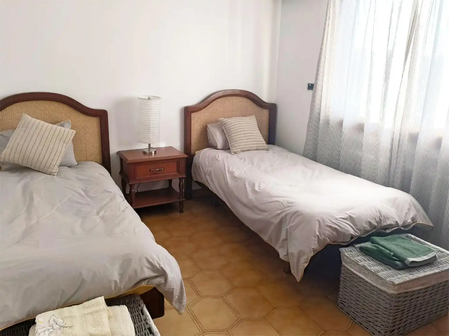 Casa o xalet en venda a Lugar Costa, 26, Sada (A Coruña) Dormitori de Casa o xalet en venda en Sada (A Coruña) amb Terrassa i Balcó
