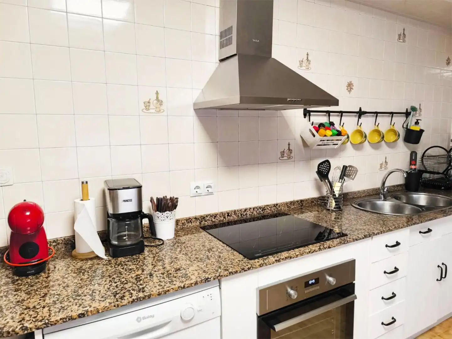 Casa o xalet en venda a Lugar Costa, 26, Sada (A Coruña) Cuina de Casa o xalet en venda en Sada (A Coruña) amb Terrassa i Balcó