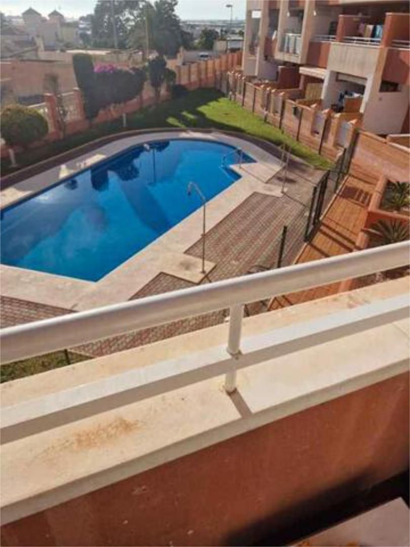 Piscina de Apartament en venda en Roquetas de Mar