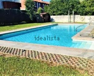 Piscina de Casa adosada en venda en Piélagos amb Calefacció, Parquet i Terrassa