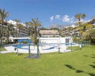 Vista exterior de Apartament en venda en Marbella amb Terrassa i Piscina