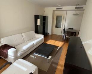 Living room of Flat to rent in  Madrid Capital  with Air Conditioner, Heating and Parquet flooring