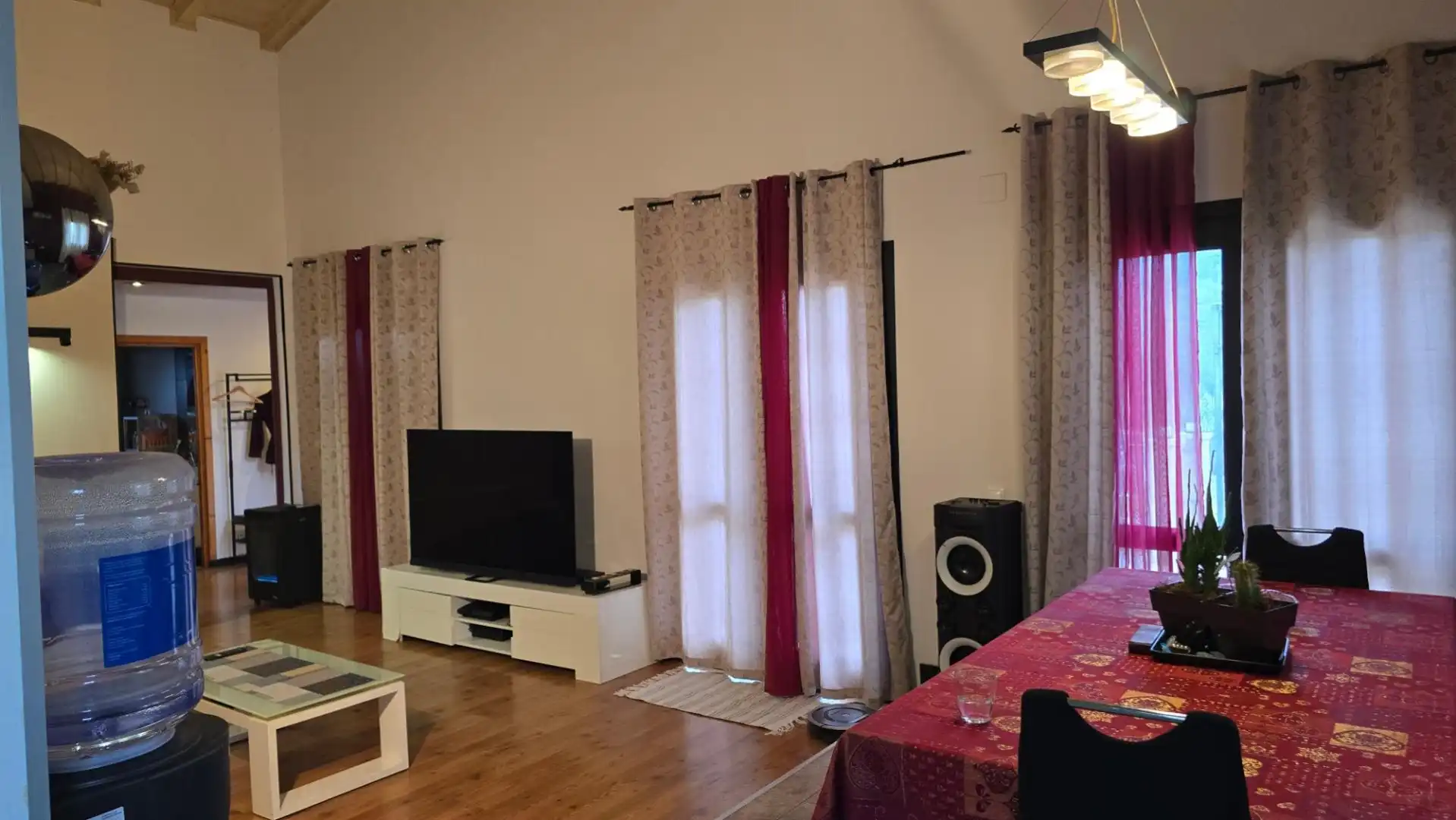 Sala d'estar de Pis per a compartir en Corbera de Llobregat amb Aire condicionat, Calefacció i Jardí privat
