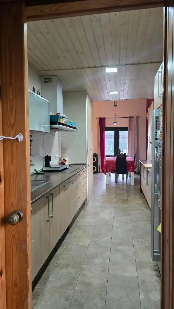 Cuina de Pis per a compartir en Corbera de Llobregat amb Aire condicionat, Calefacció i Jardí privat