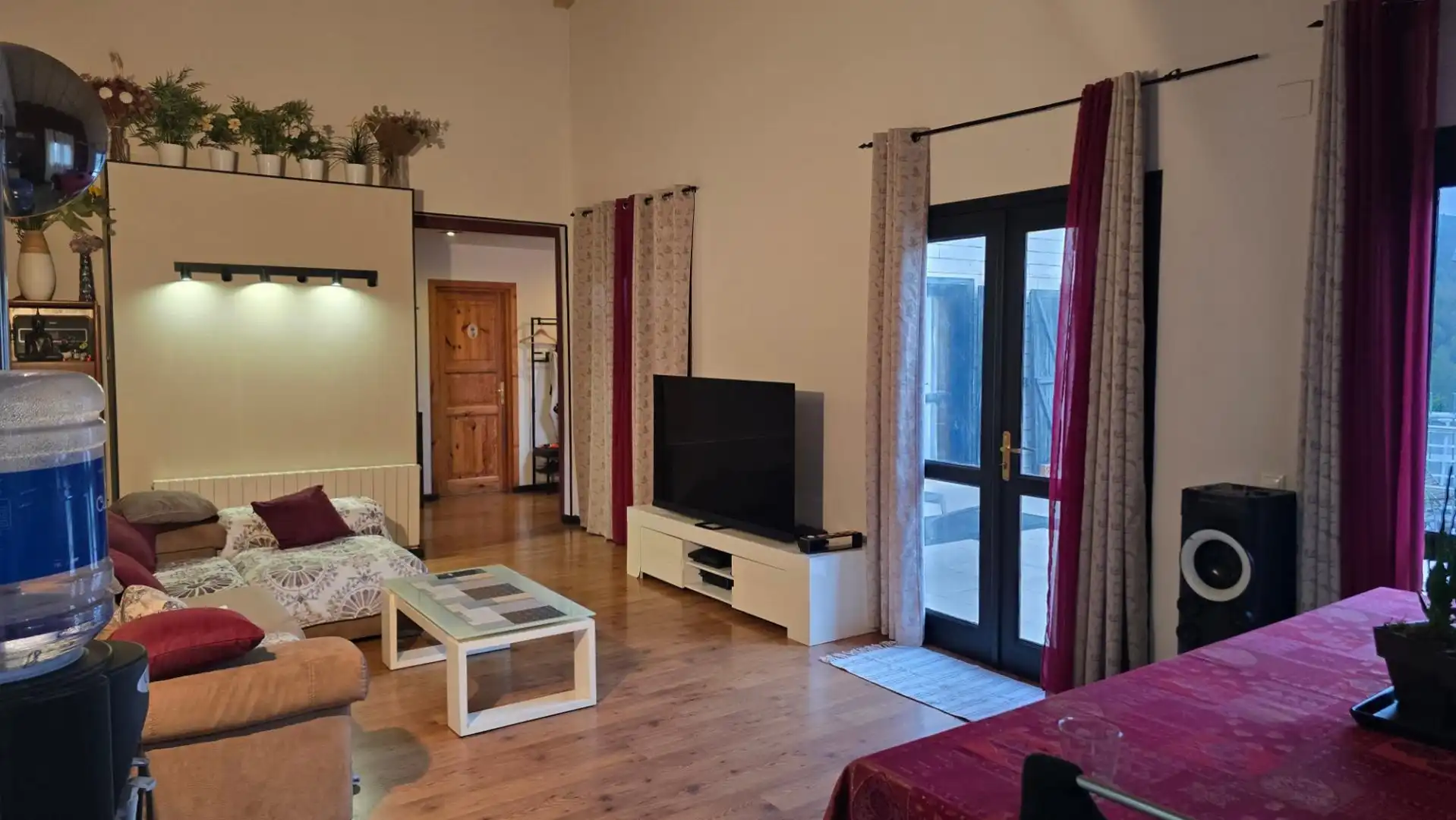 Sala d'estar de Pis per a compartir en Corbera de Llobregat amb Aire condicionat, Calefacció i Jardí privat