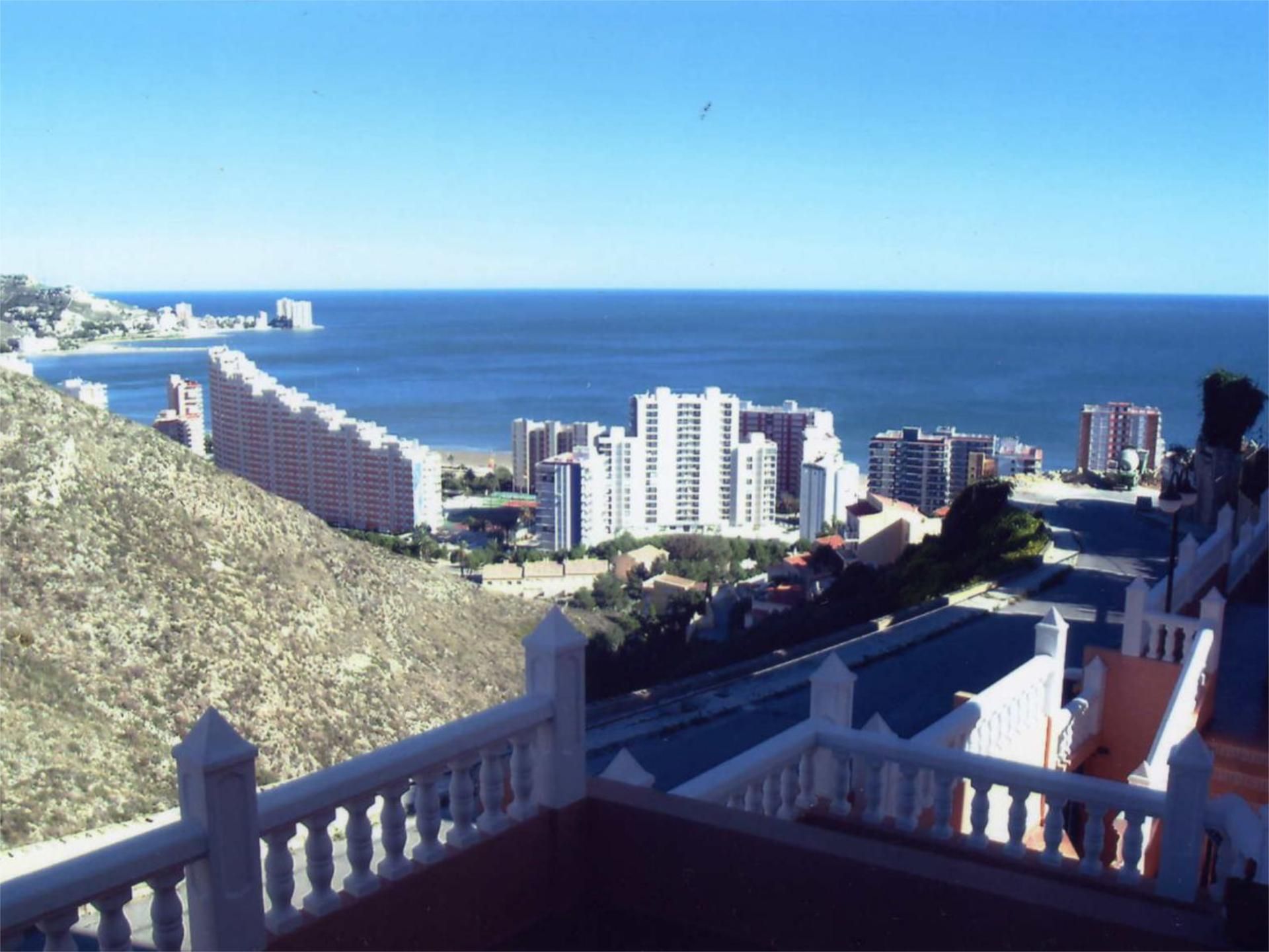 Exterior view of Single-family semi-detached for sale in Cullera  with Terrace, Swimming Pool and Balcony