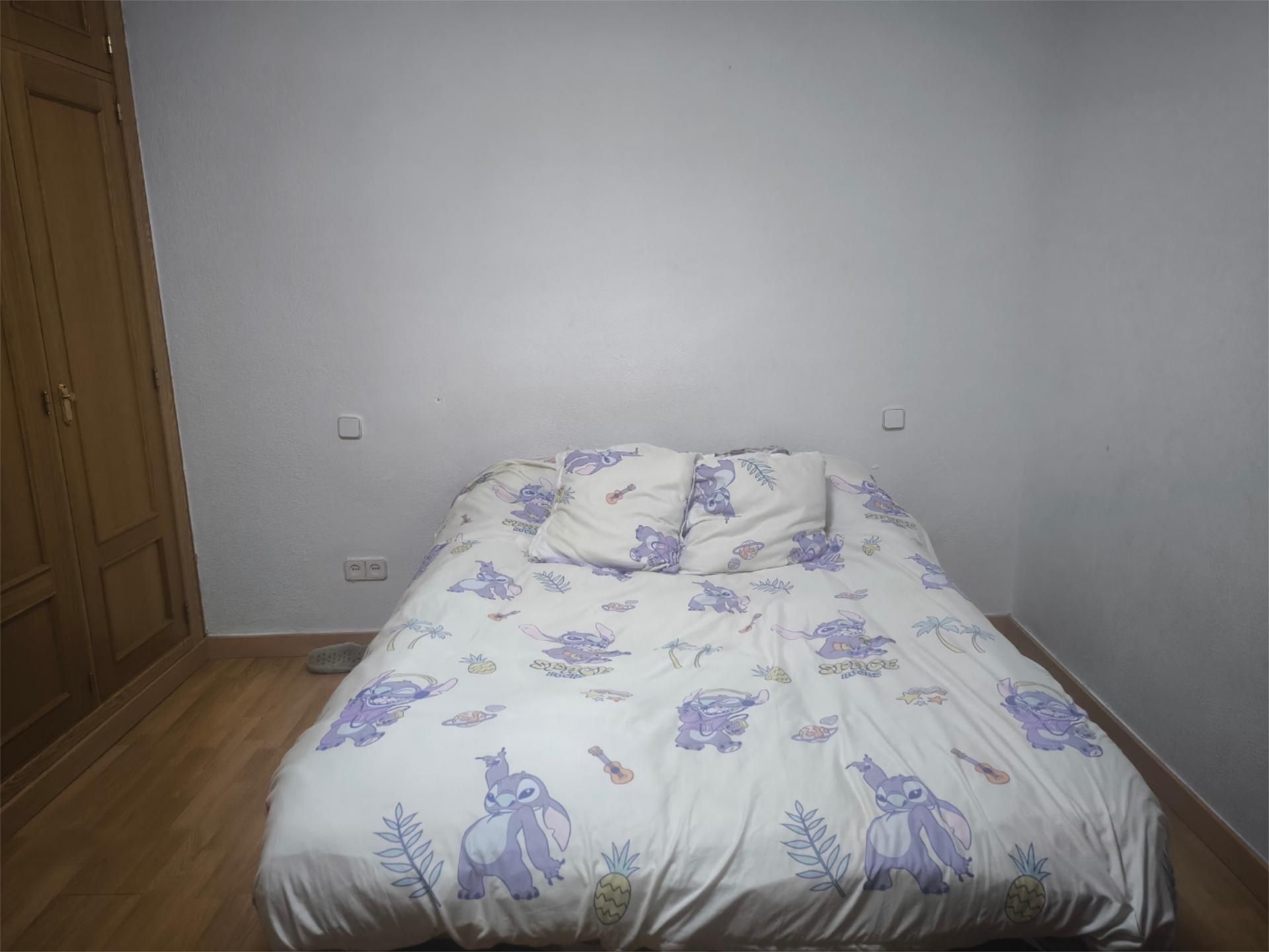 Dormitori de Planta baixa per a compartir en  Madrid Capital amb Parquet, Moblat i Forn