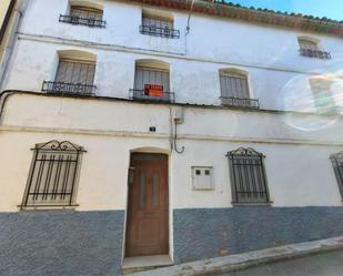 Vista exterior de Casa adosada en venda en Salvacañete amb Moblat i Balcó