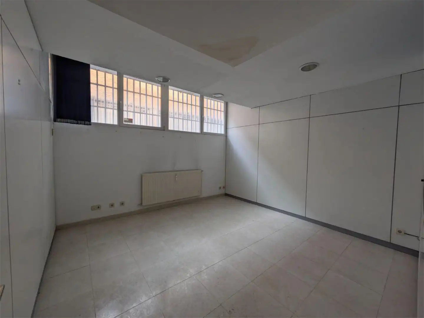 Oficina en venda a Calle de José Castán Tobeñas, 1, Castillejos - Cuzco