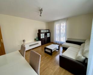 Living room of Flat to rent in Medina del Campo  with Heating, Parquet flooring and Storage room