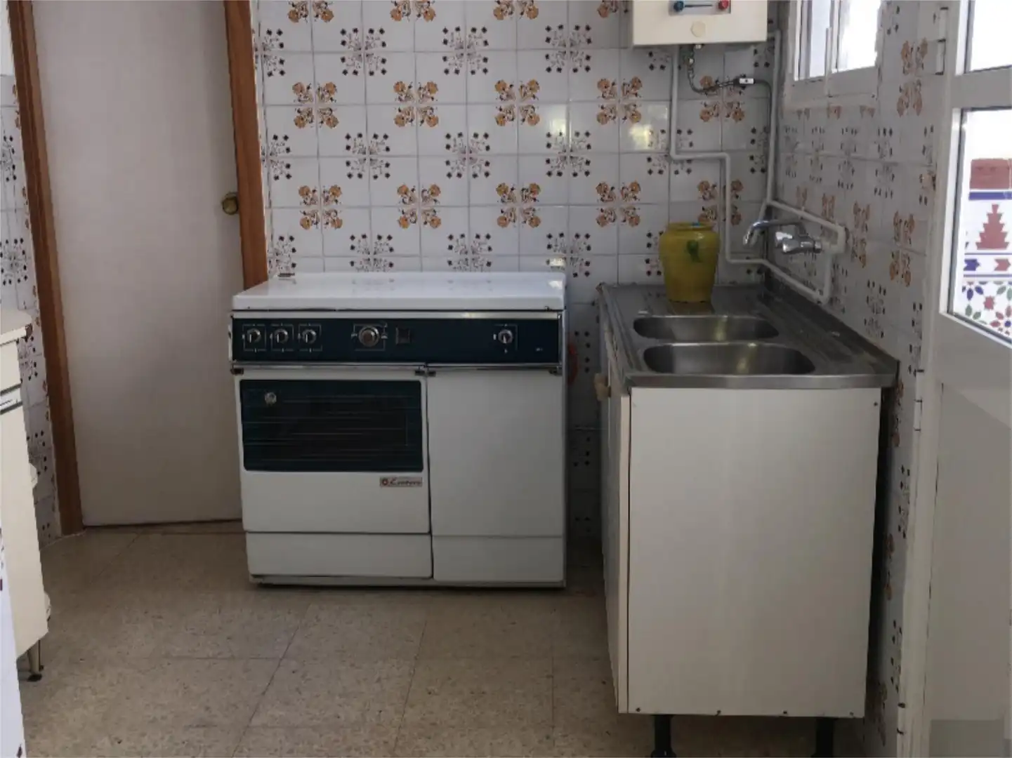 Casa adosada en venda a Calle Soldado Perez Murga, 15, Villalba del Alcor Cuina de Casa adosada en venda en Villalba del Alcor amb Moblat i Balcó
