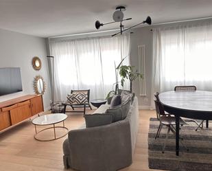 Living room of Flat to rent in A Coruña Capital   with Heating, Parquet flooring and Furnished