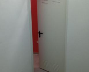 Box room to rent in  Madrid Capital