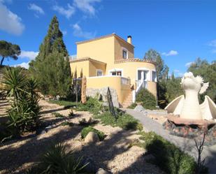 Vista exterior de Casa o xalet en venda en Castalla amb Aire condicionat i Terrassa