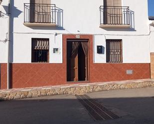 Vista exterior de Casa adosada en venda en Valle de Abdalajís amb Terrassa i Balcó