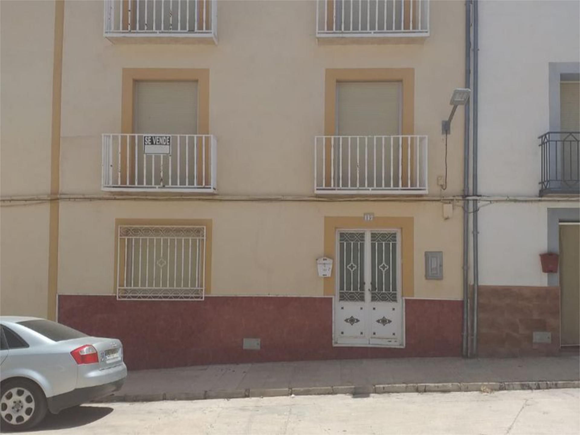 Vista exterior de Casa adosada en venda en Cabra del Santo Cristo amb Terrassa, Traster i Moblat