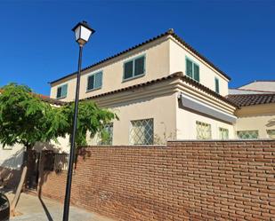 Vista exterior de Casa o xalet en venda en Zafra amb Aire condicionat, Calefacció i Parquet