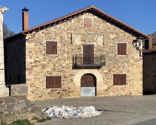 Exterior view of Single-family semi-detached for sale in La Pernía    with Heating, Private garden and Balcony