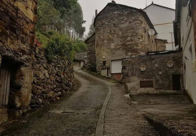 Foto 1 de Casa adosada en venta en Lugar Pumariño, 8, Mondoñedo, Lugo