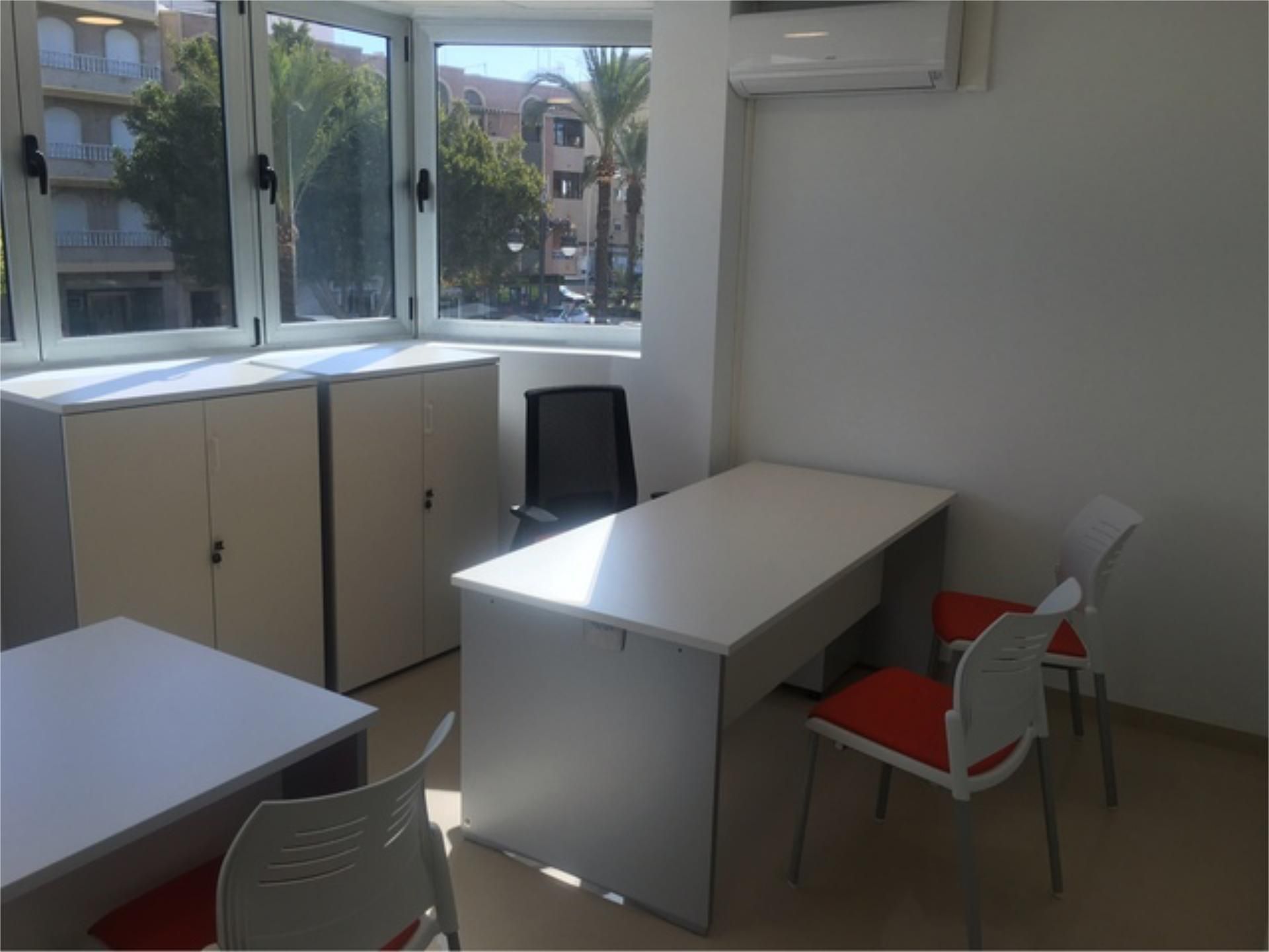 Office to rent in Roquetas de Mar  with Air Conditioner
