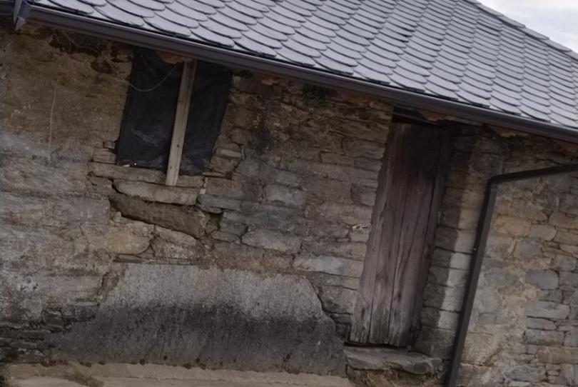 Foto 1 de Casa adosada en venda a Calle Iglesia, 42a, Vega de Valcarce, León