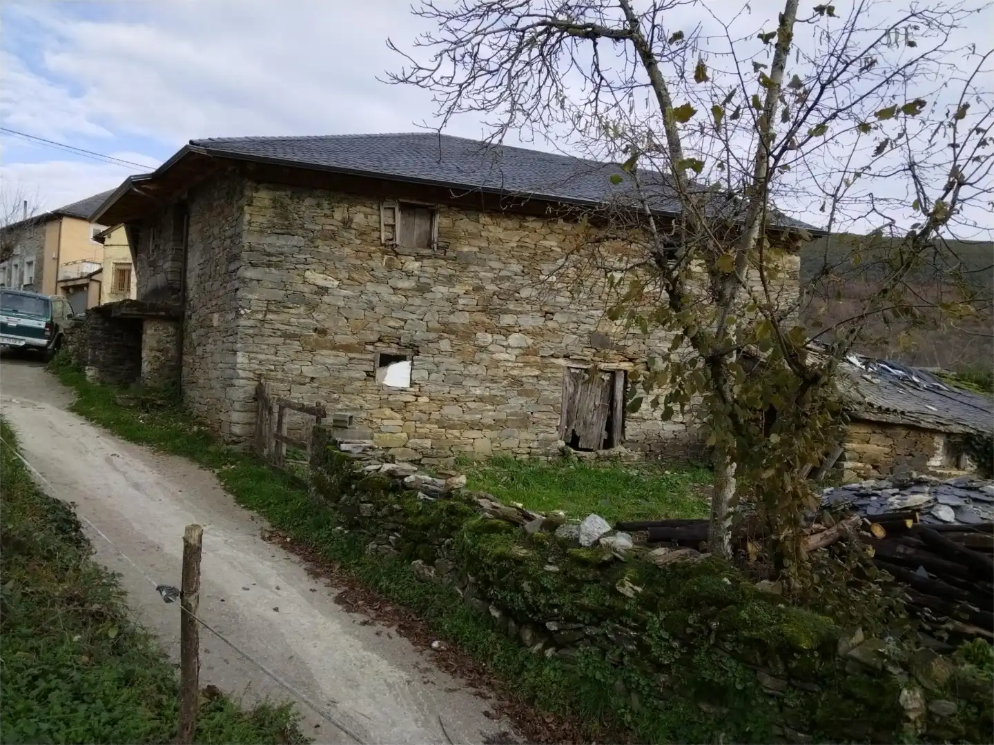 Vista exterior de Casa adosada en venta en Vega de Valcarce