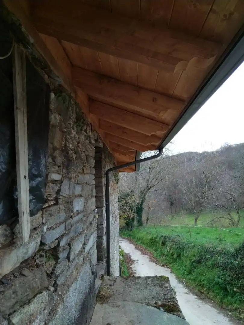 Vista exterior de Casa adosada en venta en Vega de Valcarce
