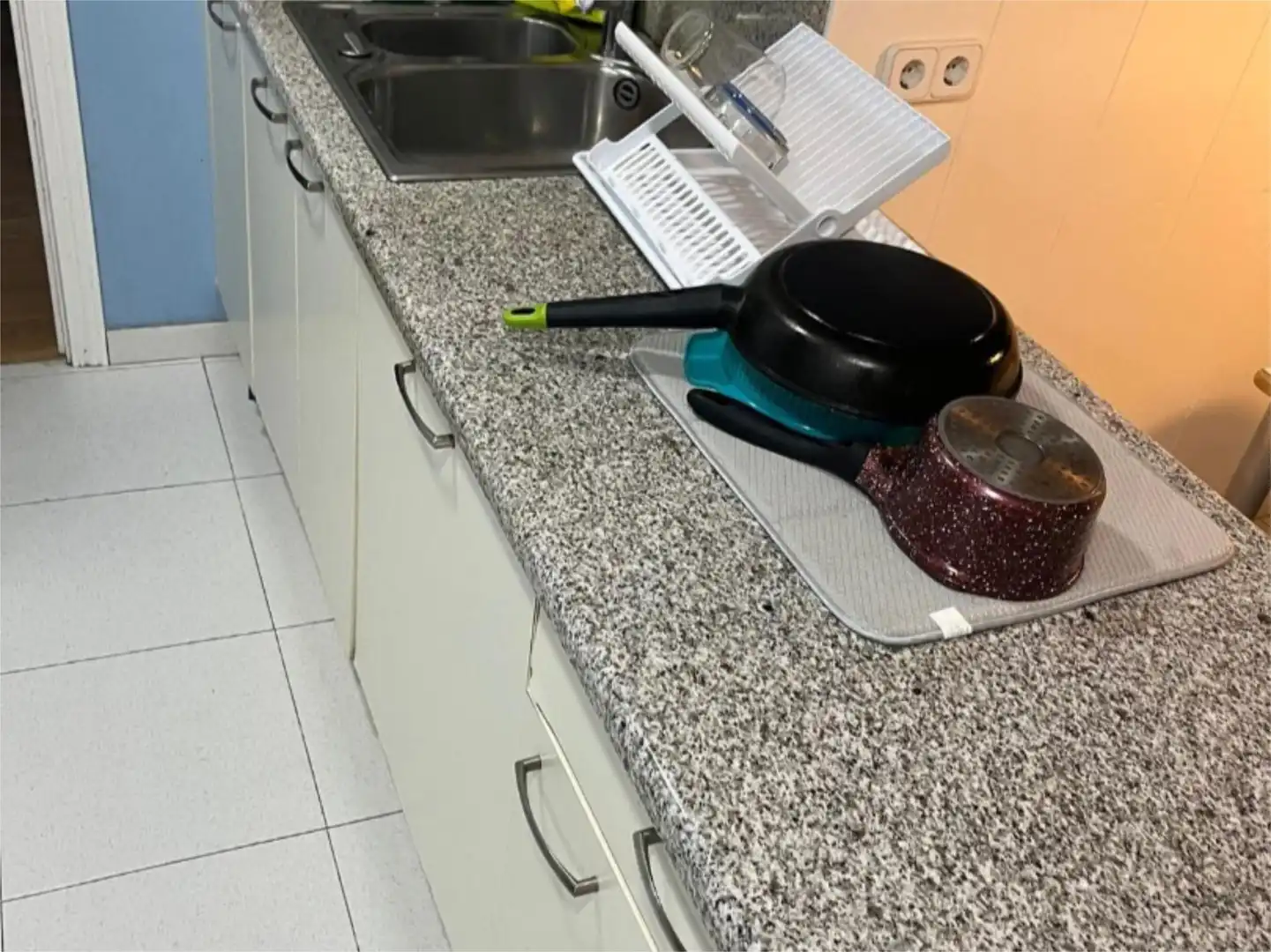 Habitación en Calle del Marqués de Santillana, 4, Ciudad Jardín Cocina de Piso para compartir en Madrid con Aire acondicionado, Calefacción y Amueblado