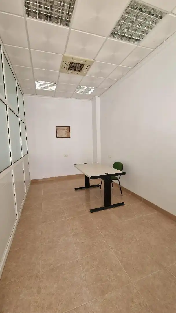 Office for rent in Viator