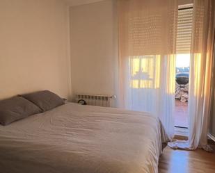 Bedroom of Attic to share in Torrejón de Ardoz  with Air Conditioner, Heating and Parquet flooring